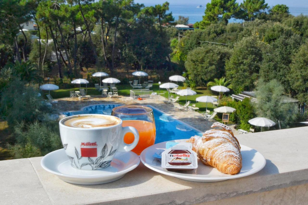 Hotel Villa Elsa Marina di Massa Luaran gambar