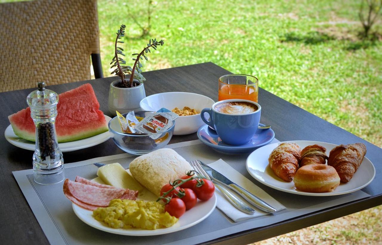 Hotel Villa Elsa Marina di Massa Luaran gambar
