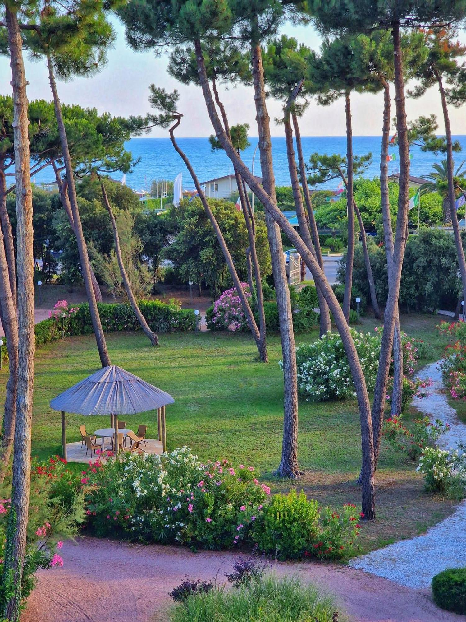 Hotel Villa Elsa Marina di Massa Luaran gambar