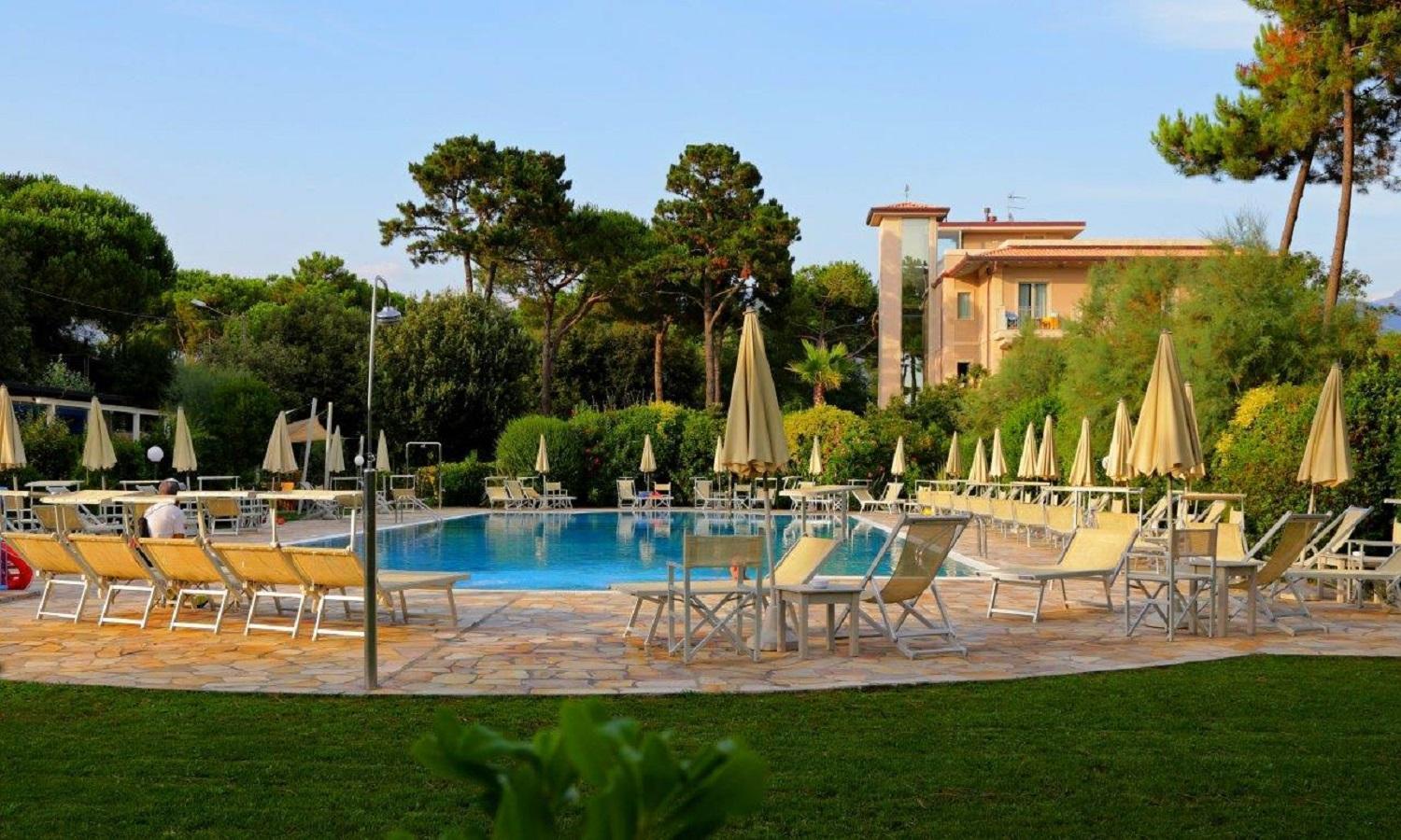 Hotel Villa Elsa Marina di Massa Luaran gambar