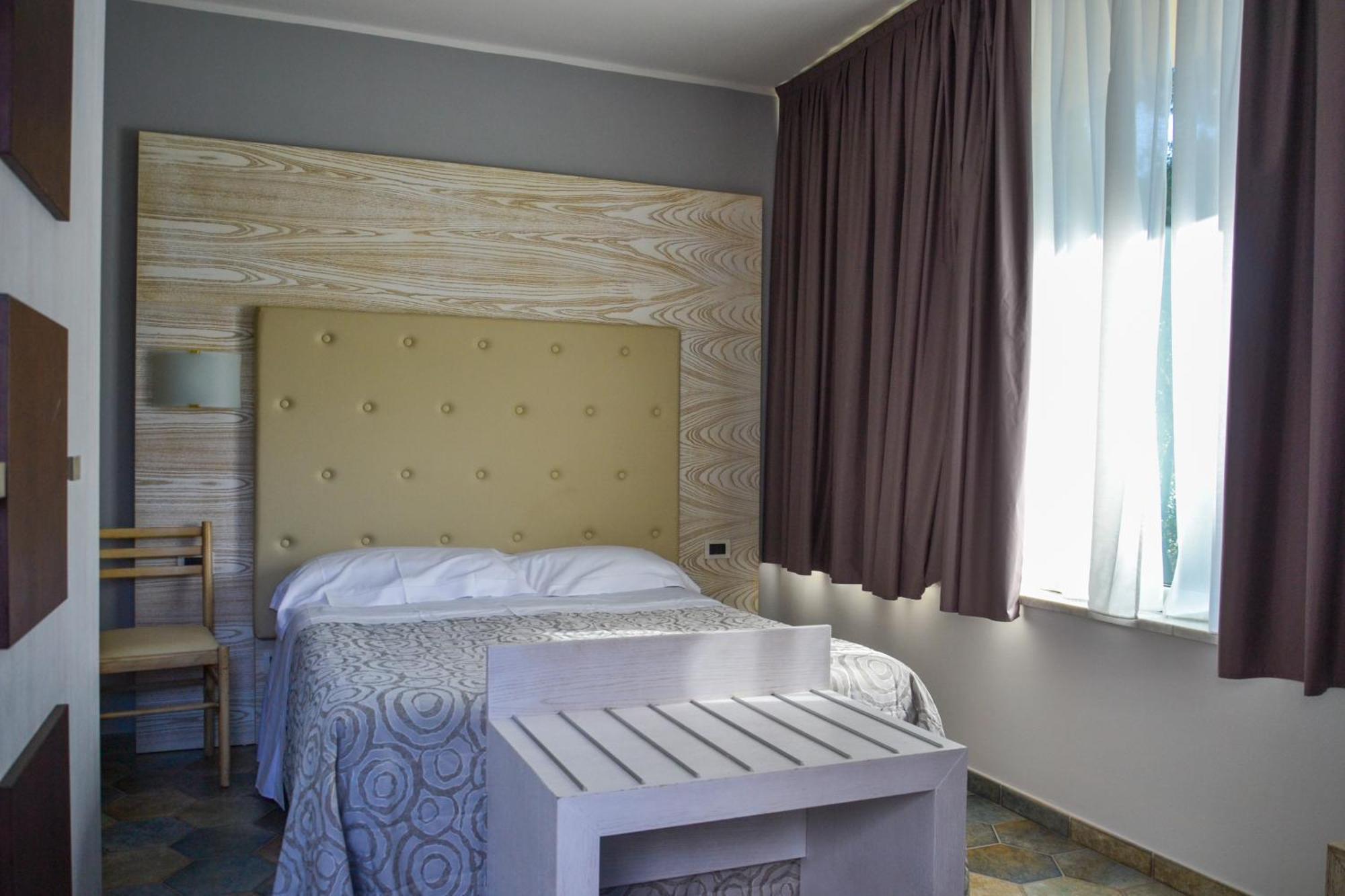 Hotel Villa Elsa Marina di Massa Bilik gambar
