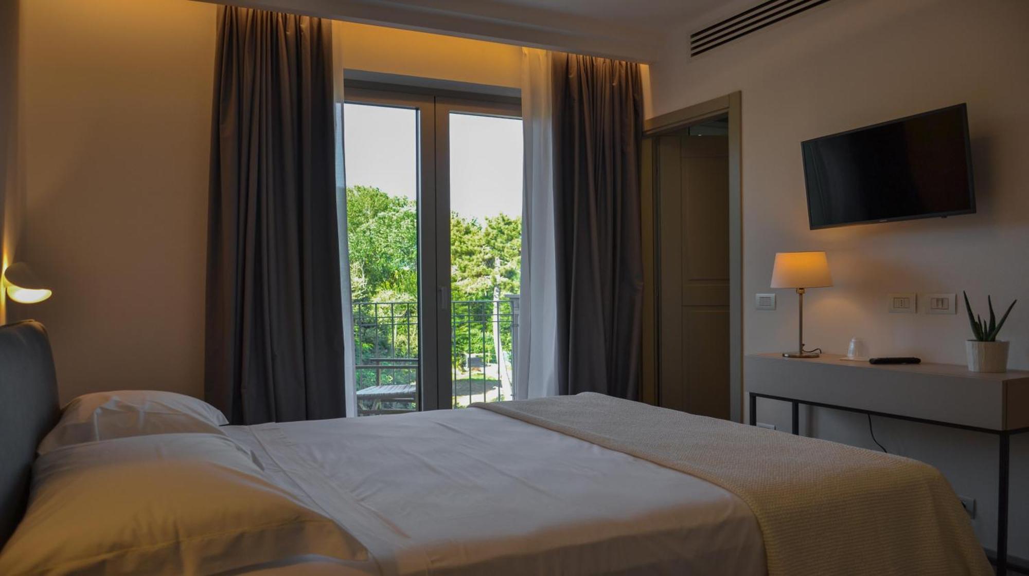 Hotel Villa Elsa Marina di Massa Bilik gambar